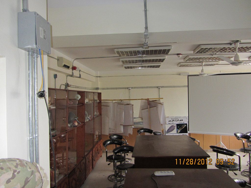 Распаечная коробка с соединениями
